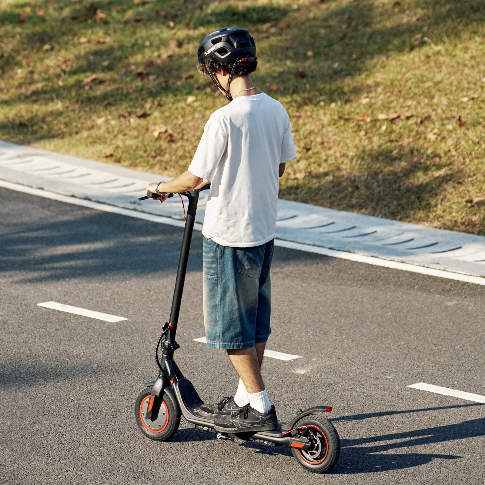 i9M Electric Scooter - Image 7